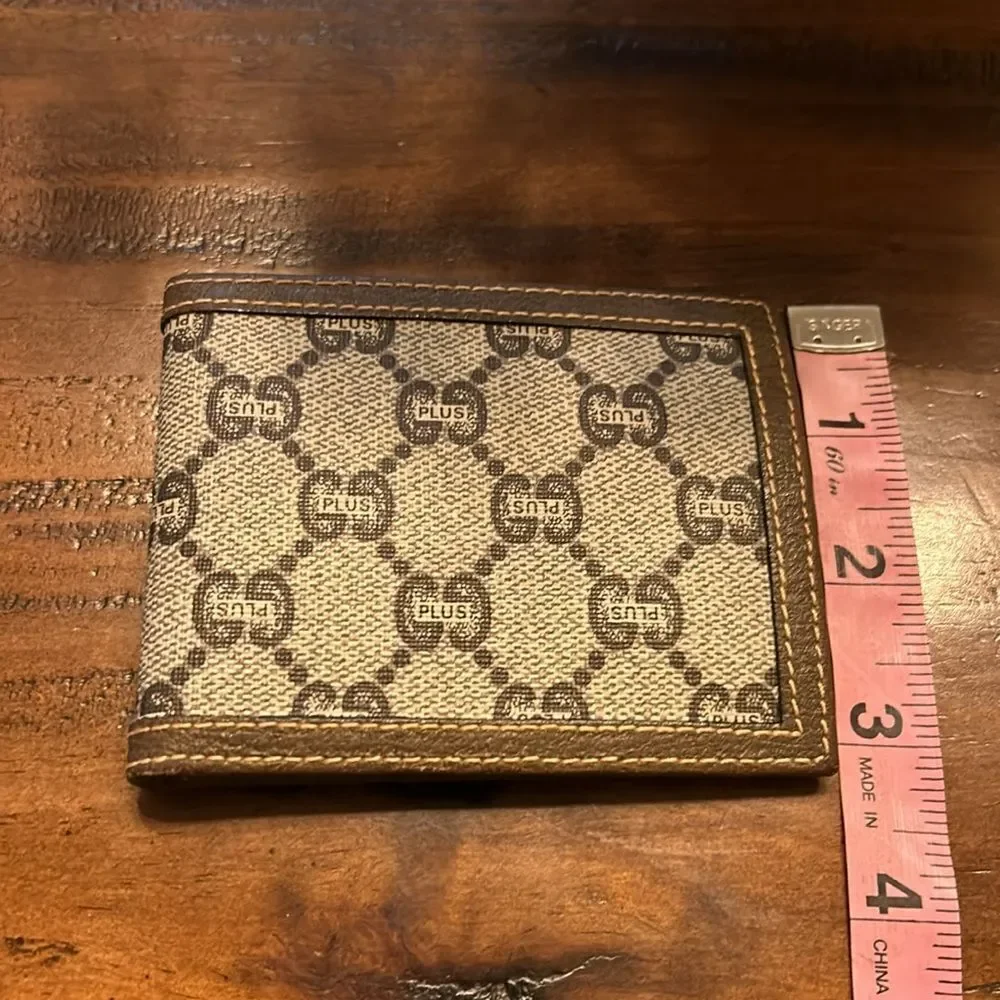 Gucci Vintage Men’s Wallet impeccable